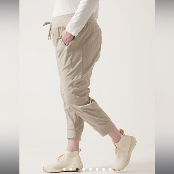 ATHLETA Trekkie North Jogger Ecru Sz 24 - Picture 3 of 16